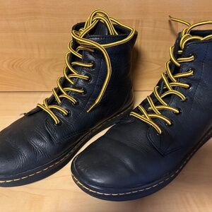 Dr. Marten's Leyton Women Black Boots, Size 7